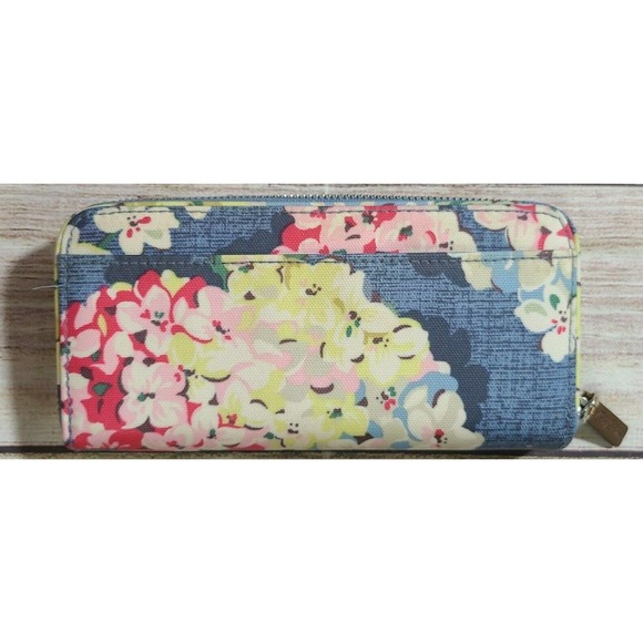 Kath Kidston London Zip Around Wallet Floral Cherry Blossom Oilcloth Cotton PVC - Picture 2 of 6